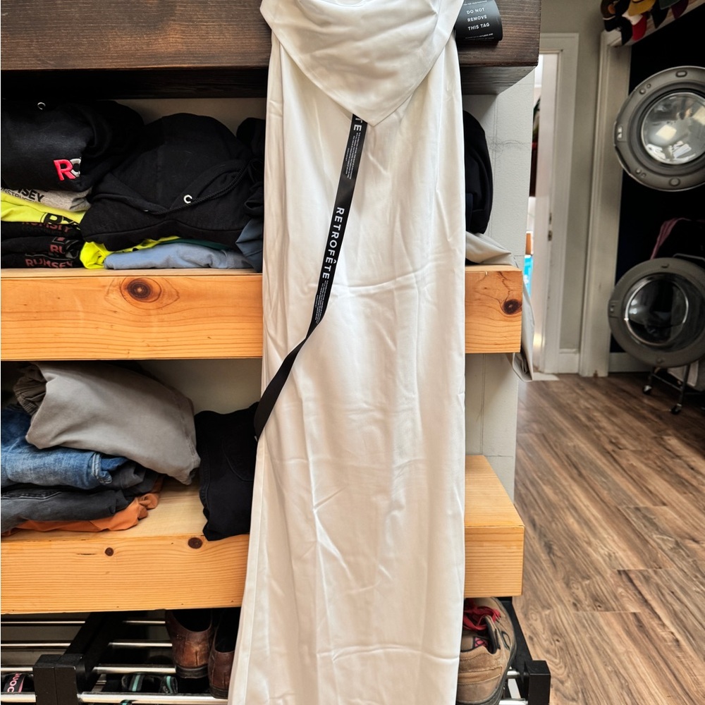 Retrofete Strapless White Silk Column Gown - Picture 5 of 8